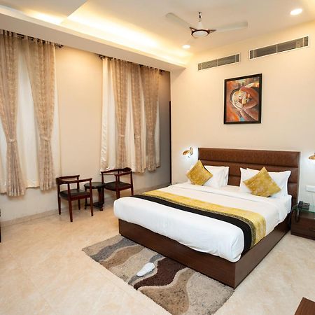Hotel Radiance Courtyard Varanasi Exterior photo