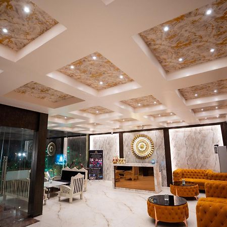 Hotel Radiance Courtyard Varanasi Exterior photo