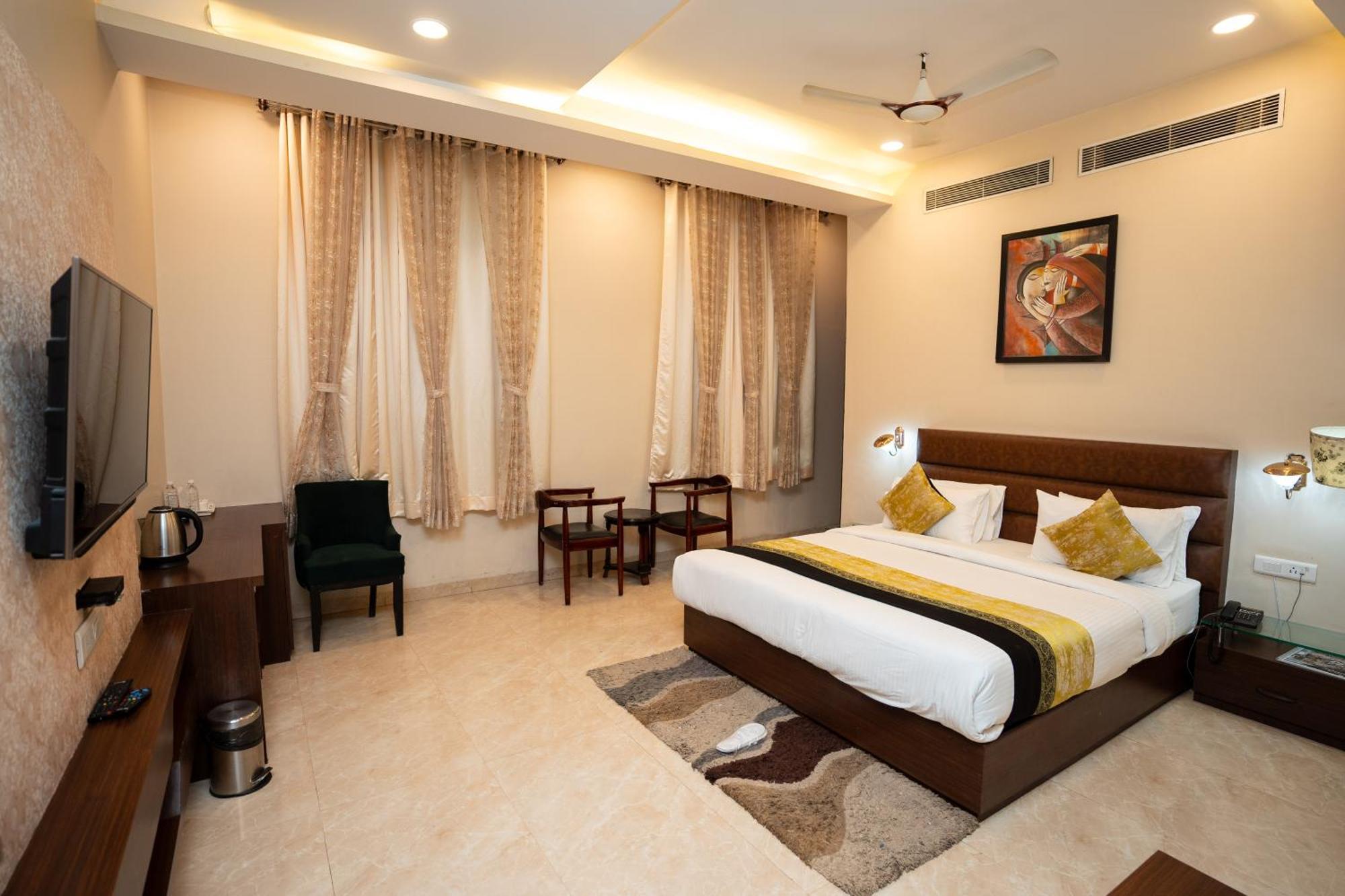 Hotel Radiance Courtyard Varanasi Exterior photo