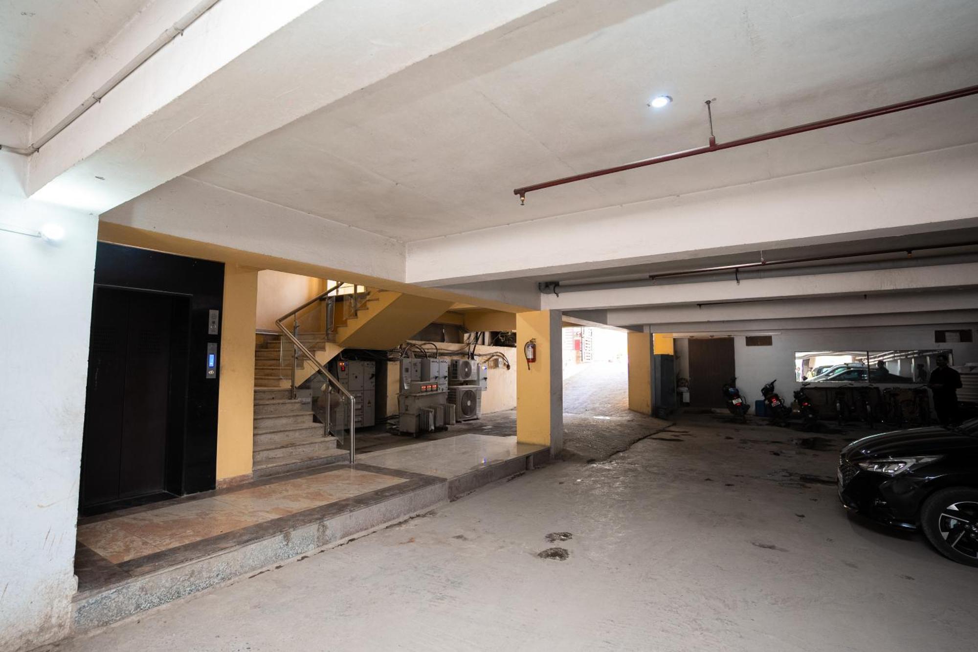 Hotel Radiance Courtyard Varanasi Exterior photo