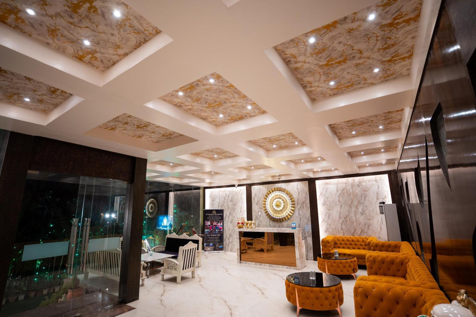 Hotel Radiance Courtyard Varanasi Exterior photo