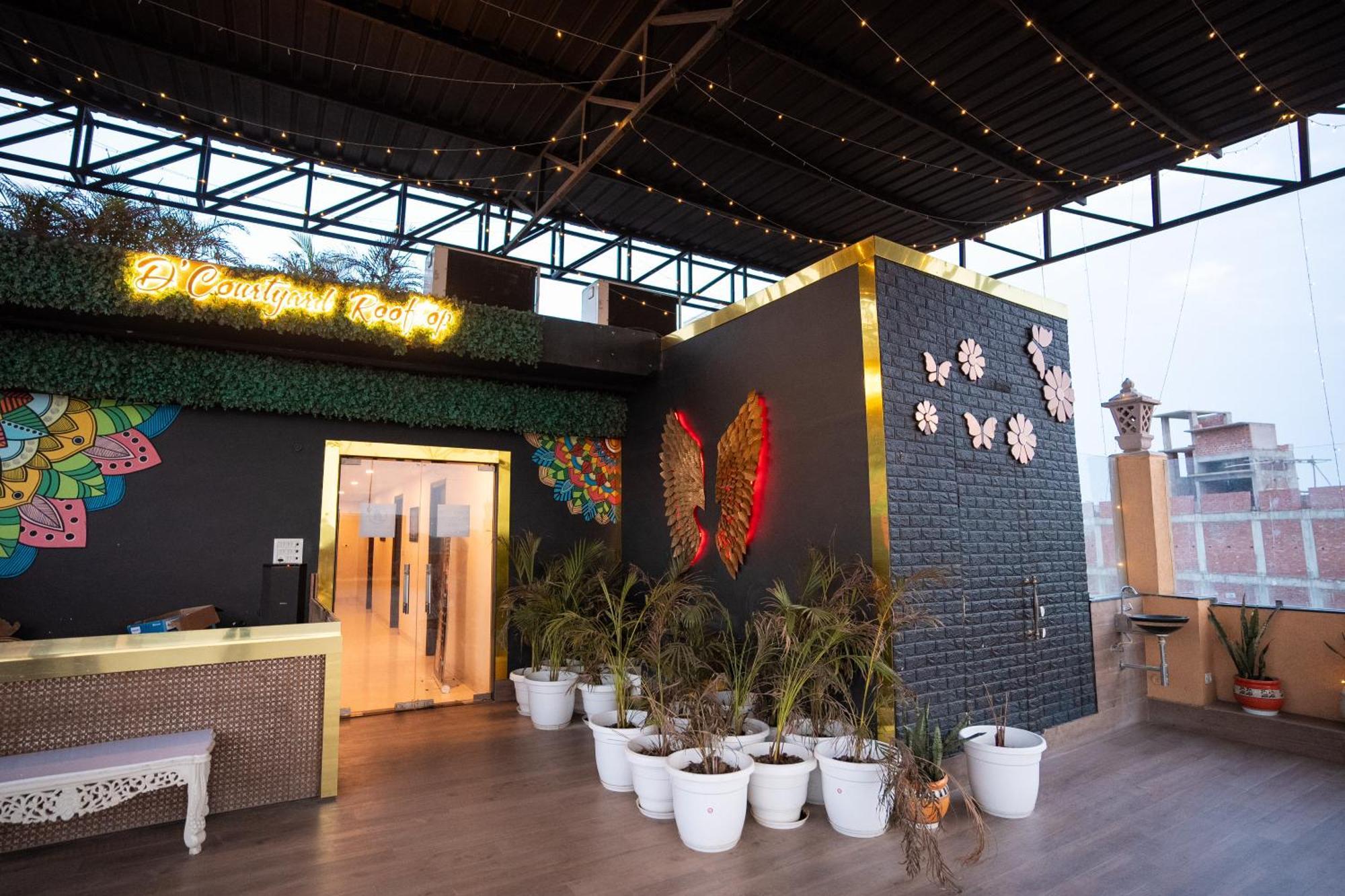 Hotel Radiance Courtyard Varanasi Exterior photo
